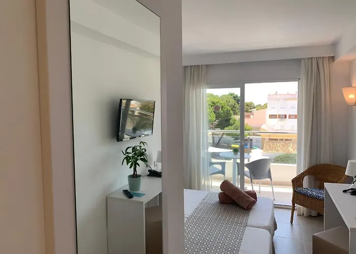 Chevy & Szálloda 3*