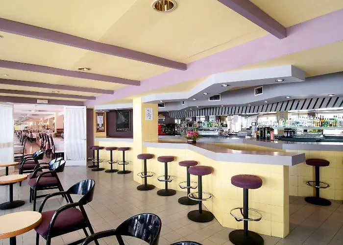 Chevy & Szálloda Cala Ratjada