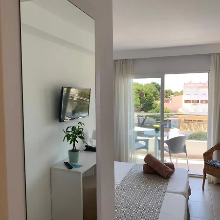 Chevy & Ξενοδοχείο 3*