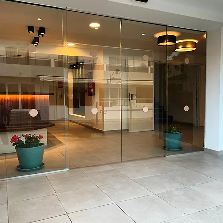 Chevy & Ξενοδοχείο 3*